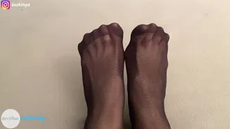 married MILF tan feet legs